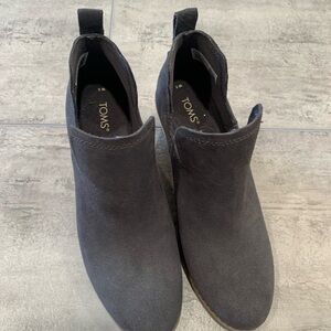 TOMS Women's Dark Gray Ankle Booties